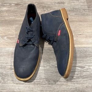 Levi's Men's Sonoma Wax Chukka boots in blue